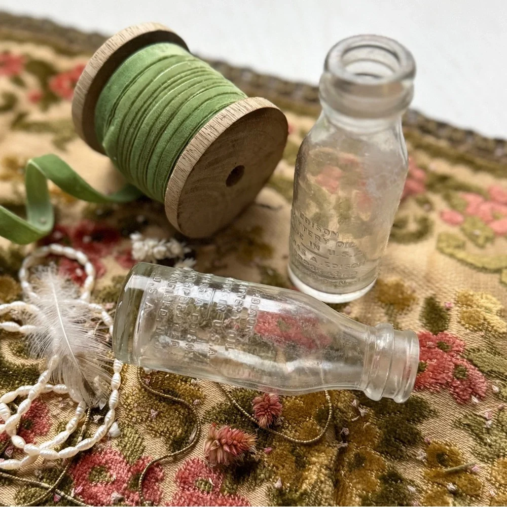 Antique Edison Battery Oil Apothecary Glass Jar